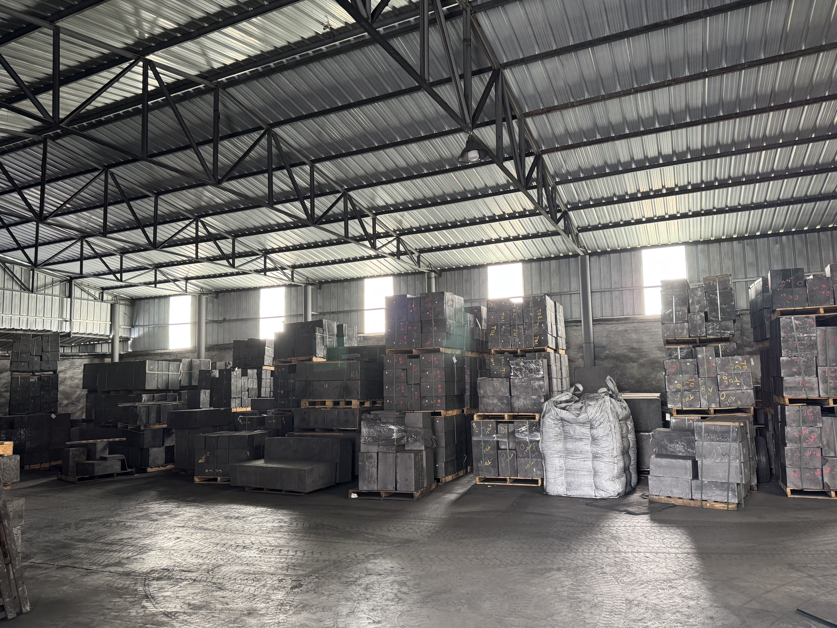 中粗材质，高纯石墨，等静压石墨区别